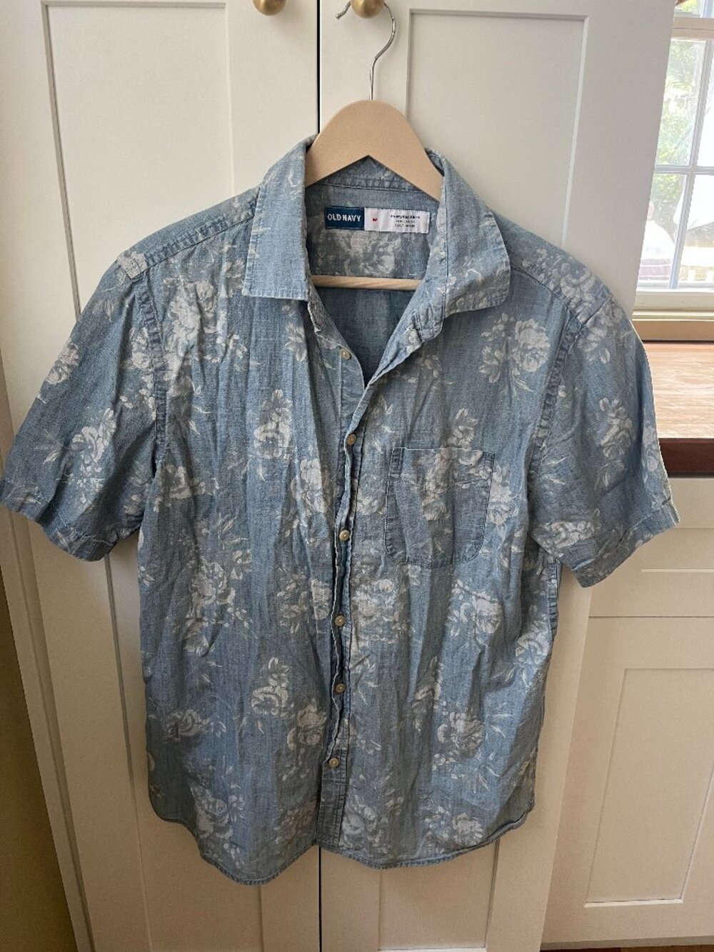 Old Navy Everyday Shirt – Chambray Floral – Men's Medium